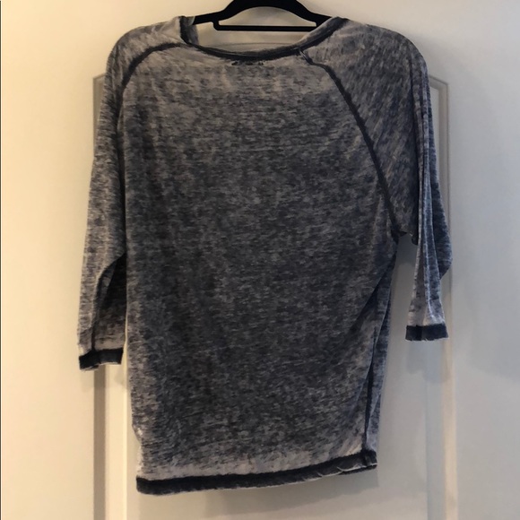 GUESS tee - Picture 2 of 4